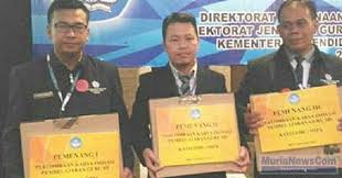 Guru kelas yang melakukan inovasi pembelajaran. Hebat Guru Sd Ndeso Di Grobogan Ini Jadi Juara Inobel Tingkat Nasional Murianews