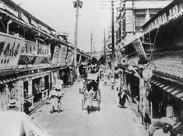 大正初め頃の大阪心斎橋筋 明治30年頃までは この心斎橋筋が一番広い道だった 古写真 古い写真 風景