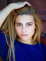 Paula Zweiböhmer, actress (Artisdo Talents Agency)