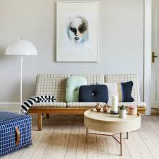Zudem sollte das soundsystem etwa 2,5 meter von ihnen entfernt aufgebaut sein. Sofa Im Wohnzimmer Richtig Stellen 7 Ideen