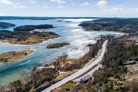 Bohuslän is the only swedish province facing the atlantic, as well as the southern outpost of the norwegian fjord landscape. Maklare Bohuslan Bjurfors