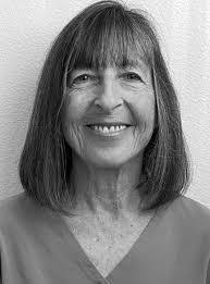 Julie Alden's Instagram, Twitter & Facebook