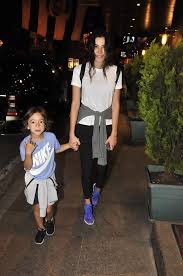 Bu kişiyi sadri şenerde basında açıklamıştır. Asena Atiba Nin Evine Gidince