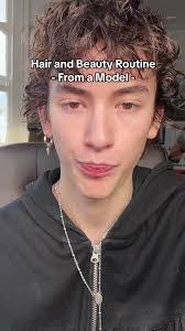 Daniel Deneau's Instagram, Twitter & Facebook