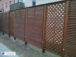 Barriera Mista Di Pannelli Frangivista E Grigliati In Legno Di Pino Nordico Impregnato A Sali In Autoclave Col Arredamento Esterno Legno Arredamento Giardino