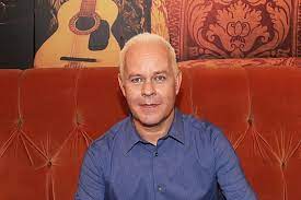 Last month, friends favourite james michael tyler, who famously played central perk manager gunther, featured in the reunion special, where he was one of the few guest stars to make. 903wyb7rahu86m