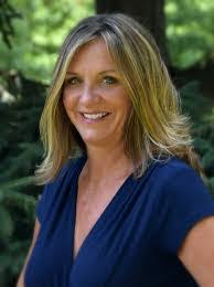 Diane Coomer's Instagram, Twitter & Facebook