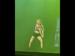 La cantante de pnation compartió en su cuenta de instagram las fotografías que captaron su interacción junto a jisoo y lisa, agregando la descripción: Lisa Blackpink Bailando Swalla De Nicky Minaj Youtube