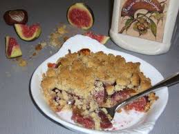 Crumble De Figues A La Farine De Chataigne La Cuisine Du Mercredi Farine De Chataigne Figues Dessert