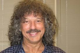 Distinguished awards for two veteran psychology professors