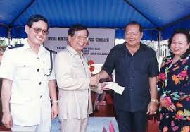 Memetik laporan portal seehua, mendiang pek khiing menghembuskan nafas terakhir pada usia 75 tahun. Ting Pek Khiing Dari Empangan Bakun Ke Projek Rm30 Bilion Langkawi Soscili