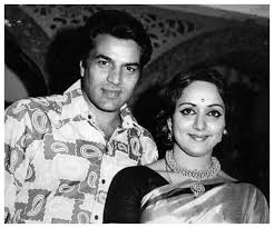 Voir plus d'idées sur le thème roi maroc, mode femme indienne, billet maroc. Happy Birthday Dharmendra As Bollywood S He Man Turns 85 A Look At Some Of His Rare