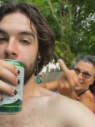 Didn't take a lot of pictures this week 🤷🏻‍♂️ here's friends & family 🥂