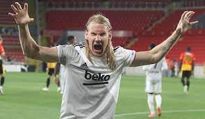 Semifinal abandoned after besiktas coach injured. Super Lig Besiktas Gewinnt Herzschlagfinale Gegen Galatasaray Und Fenerbahce Und Ist Meister