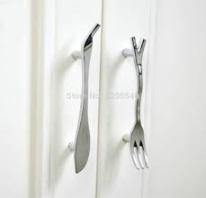 Spoon haken zum kleinen preis hier bestellen. New Silver Spoon Knife Fork Kids Bedroom Furniture Knobs Kitchen Cabinet Cupboard Closet Drawer Handle Pulls Bars Handle Pull Knob Kitchenknobs Kitchen Cabinets Aliexpress