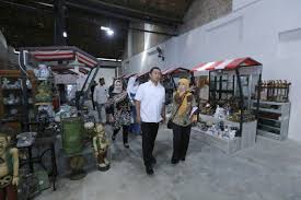 Ppi, dan pemerintah kota semarang tentang pengembangan ikm melalui pemberdayaan rumah produksi di kota lama semarang. Semarang Merdeka Com Hendi Relokasi Pkl Kota Lama Ke Gedung Ber Ac