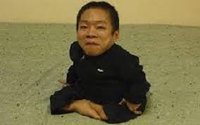 Imagine you're five feet five inches tall. Top 10 Shortest People Of All Time Verified Wonderslist