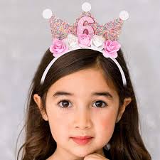 Corona Cumpleaños Decoraciones De 6º Cumpleaños Para Niñas, Incluyendo  Corona Y Banda De Tiara De Diamantes De Imitación De Oro Rosa, Decoración  De 6º Pastel, Velas De Números, Regalos De Cumpleaños Número