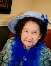 Maxine Fielding's Instagram, Twitter & Facebook