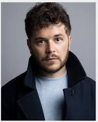 Oliver Lee's Instagram, Twitter & Facebook