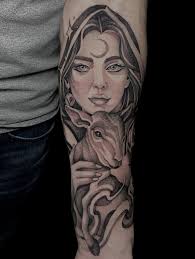 Papaveri ❤️ #poppies #poppiestattoo #red #inkred #papaverirossi  #papaveritattoo #mantidereligiosa #mantidereligiosatattoo # flowers  #flowerstattoo #ink #inkspired #tattoo #tattooist #tattooed #tattooart