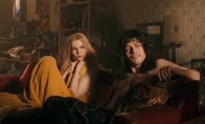 Queen bohemian rhapsody минус №20. Who Is Rami Malek Dating Lucy Boynton His Co Star