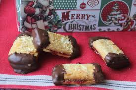 Batonnets Amandes Et Chocolat Bredele Petits Gateaux De Noel Les Petits Plats De Patchouka Recette En 2020 Petits Gateaux De Noel Gateau Noel Petits Gateaux