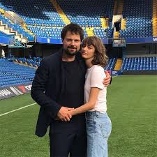 В последнее время поклонники обеспокоены тем, что в отношениях кумира с. Olga Zueva Rasskazala Kak Odnazhdy Danila Kozlovskij Postavil Ee Na Mesto Vokrug Tv