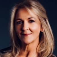 Michele Donahue's Instagram, Twitter & Facebook