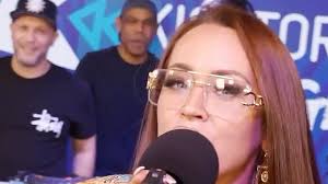 Noughties pop star hasn't aged a day as she makes a huge comeback 17 years  after hit single