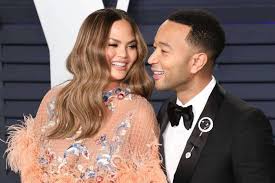 ⚠️fan account⚠️ your #1 chrissy teigen source ✉contact@chrissyteigenweb.com ▶️images belong to their rightful owners◀️ linktr.ee/teigenpictures. Liebeserklarung Unter Der Haut Chrissy Teigen Und John Legend Haben Jetzt Partnertattoos