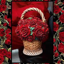 En donde la tierra florece, el romance se vive, el arte y la historia narran maravillas, en donde los paisajes nos estremecen, la alegría se contagia. Dolce Gabbana Dolcegabbana Instagram Photos 141 Buro 24 7 Singapore