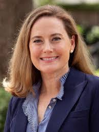 Gladys Fischer's Instagram, Twitter & Facebook