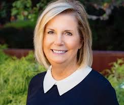 Rena Boyer's Instagram, Twitter & Facebook