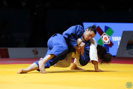 16 hours ago · beffa atroce per alice bellandi, uscita sconfitta con grandi rimpianti dal quarto di finale contro l'olandese sanne van dijke valido per i giochi olimpici di tokyo 2021 nella categoria fino a 70. Judoinside Alice Bellandi Judoka