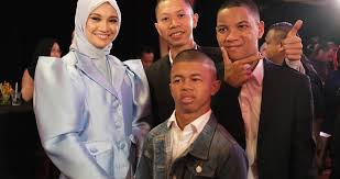Asif dan yoe parey berbalas pantun majlis kahwin tasya & acap. Teringin Berlakon Dengan Asif Yoe Parey Nabila Razali