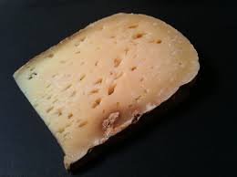 Bethmale Sheep S Milk Semi Hard Cheese From The Pyrenees It Is Delicious Like A Mild Morbier Dorset Combo Musty Hay Morbier Fromage Fromages De France
