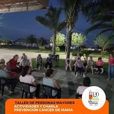 Caminata y Reflexión sobre la Prevención del Cáncer de Mama 💗 Ayer, antes  de la charla del Dr. Roy Bernhardt sobre la prevención del cáncer de mama,  las participantes de los talleres