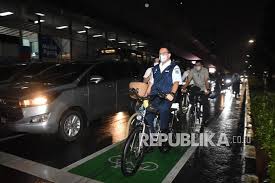 Mari kita saling menghormati sesame pengguna jalan agar tercipta suasana. 7aywnreu7ysmam