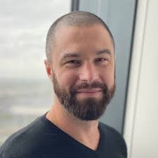 Actuellement en 2e année d'un bachelor audiovisuelle, je suis à la…