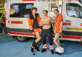 Do kamenice se přistěhují noví obyvatelé, kteří s osudy ostatních pořádně zamíchají. Ordinace V Ruzove Zahrade 2 Se Vraci Na Televizni Obrazovky Bobo Svarc Sel Do Naha Cervenykoberec Cz