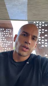 A veces es mejor decirte las cosas en tu cara. Todo el mundo puede hacer  ejercicio, pero el compromiso se crea con acción. No esperando que caiga  del cielo. Cuando te activas, me avisas y cueriamos. ...