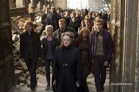 Harry Potter And The Deathly Hallows Part Ii 2011 Harry Potter And The Deathly Hallows Part Ii Publicity Still Of Maggie Smith Julie Walters James P Harry Potter Harry Potter Film Personnages Harry Potter
