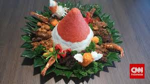 Resep pawon bude tin 💥 lainnya seblak ceker lunak pedes. Merayakan Hari Kemerdekaan Dengan Nasi Tumpeng Merah Putih