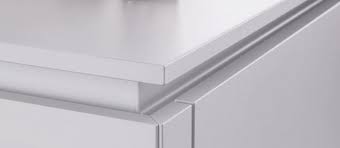 Arbeitsplatten Material Vergleich Unterschiede Vor Und Nachteile Von Laminat Mdf Holz Stein Keramik Glas Edelstahl Arbeitsplatte Laminat Keramik Arbeitsplatte