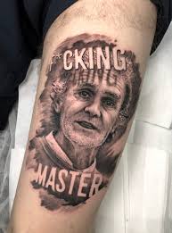 Fernando Simón ya es, oficialmente, el tatuaje del verano