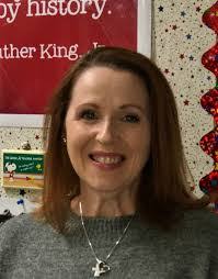 Danielle Seymour's Instagram, Twitter & Facebook