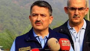 Ayşe pakdemirli anlatıcı'nın balçova niyazi uğur camii'nde düzenlenen cenaze törenine, eşi rüştü anlatıcı, oğulları bekir, emre, mehmet anlatıcı, annesi nuran pakdemirli, kız kardeşi betül pakdemirli de katıldı. 30 Yillik Pilot Olarak Thk Ye Guvenmiyorum Diyen Bakanin Ehliyeti Nereden Aldigi Belli Oldu Sol Haber