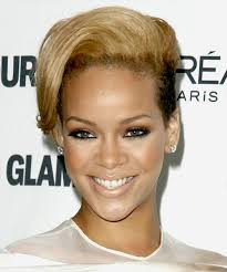 Singer rihanna attends the 3rd annual dkms gala at cipriani 42nd street on may 7, 2009 in new. 37 Rihanna Hairstyles Hair Cuts And Colors