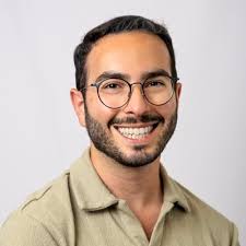 Megan deBettencourt (@MdeBettencourt)